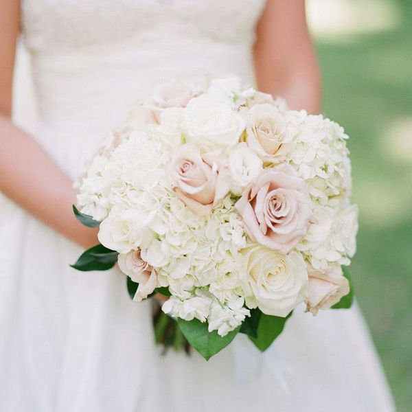 Blushing Bridal Bouquet – Bunches Direct Canada